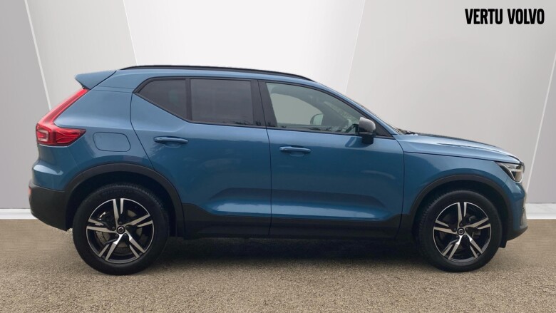 Volvo XC40 2.0 B3P Plus Dark 5dr Auto Petrol Estate
